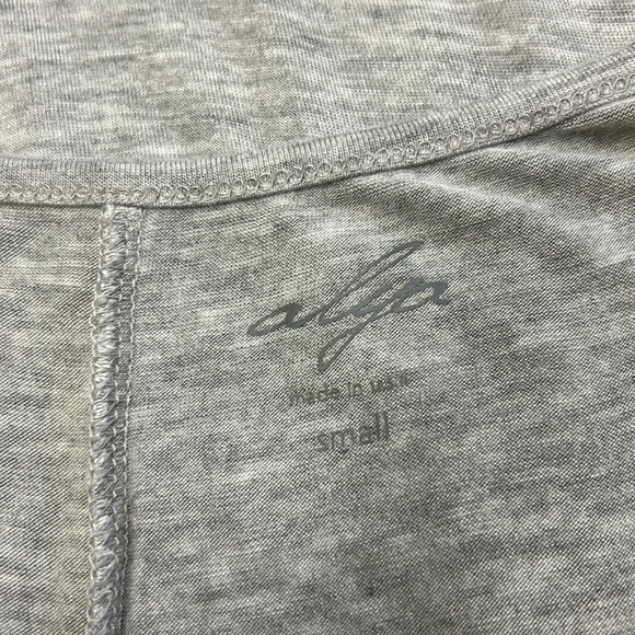 Alya Francesca’s |‎ “NO PROB-LLAMA” T-shirt Tunic 3D Floral Appliqué Gra… - Picture 7 of 9